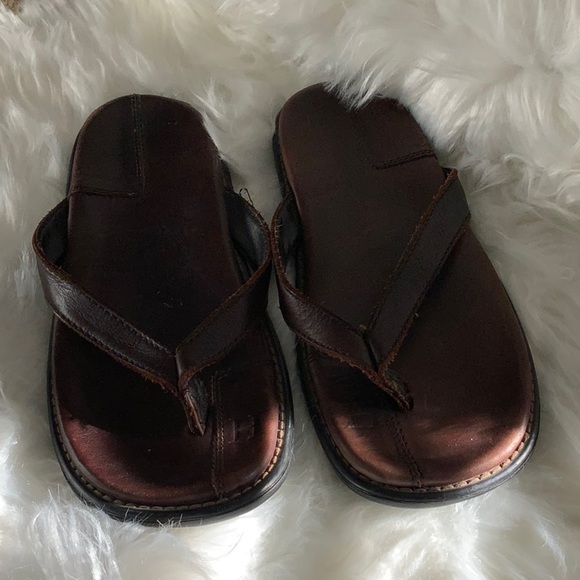 🩴TOMMY HILFIGER Men’s thong sandals🩴 medium brown leather. Size 9M - Picture 2 of 10